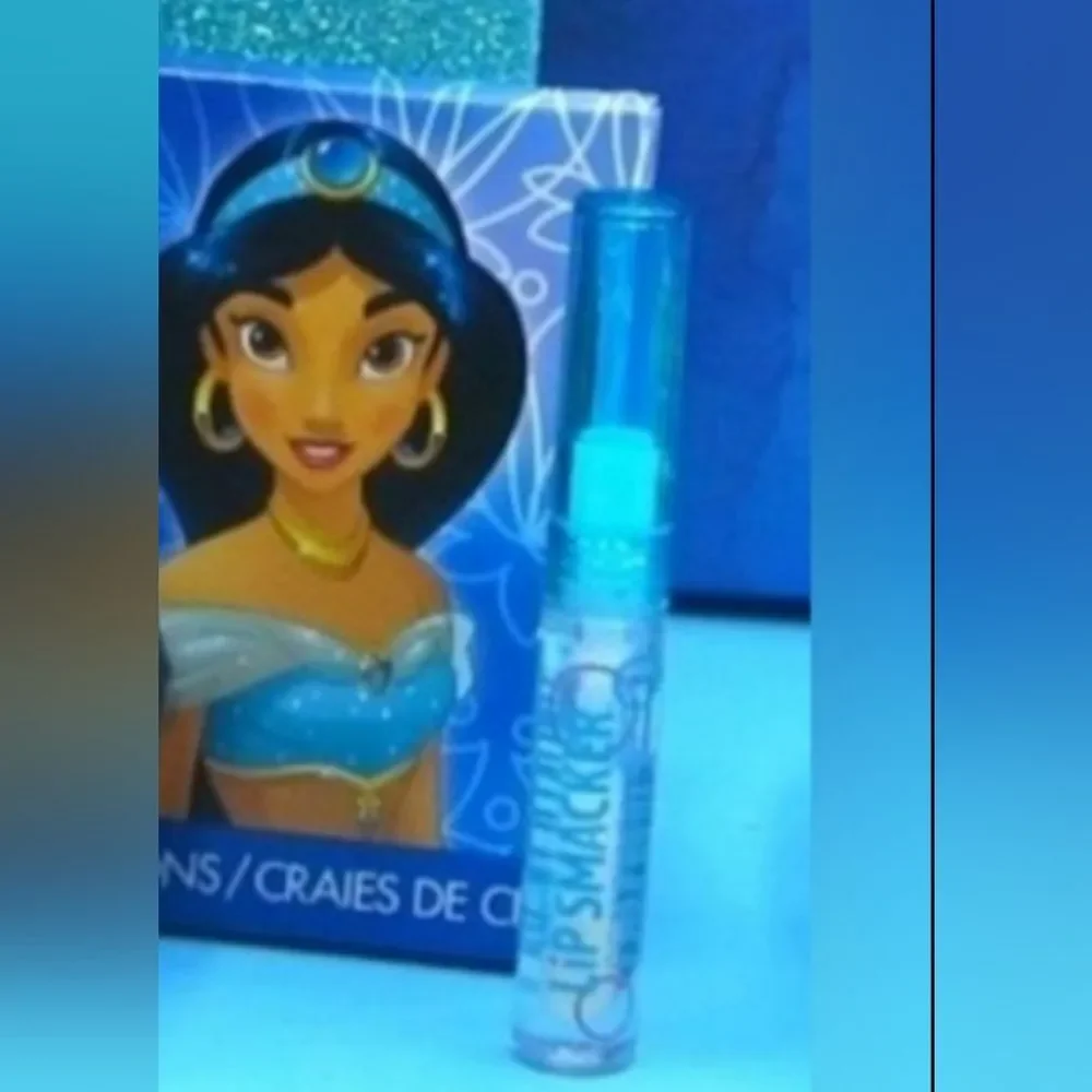 Disney Princess Jasimen Gift Set doll Lipsmackers, crayons NWOT